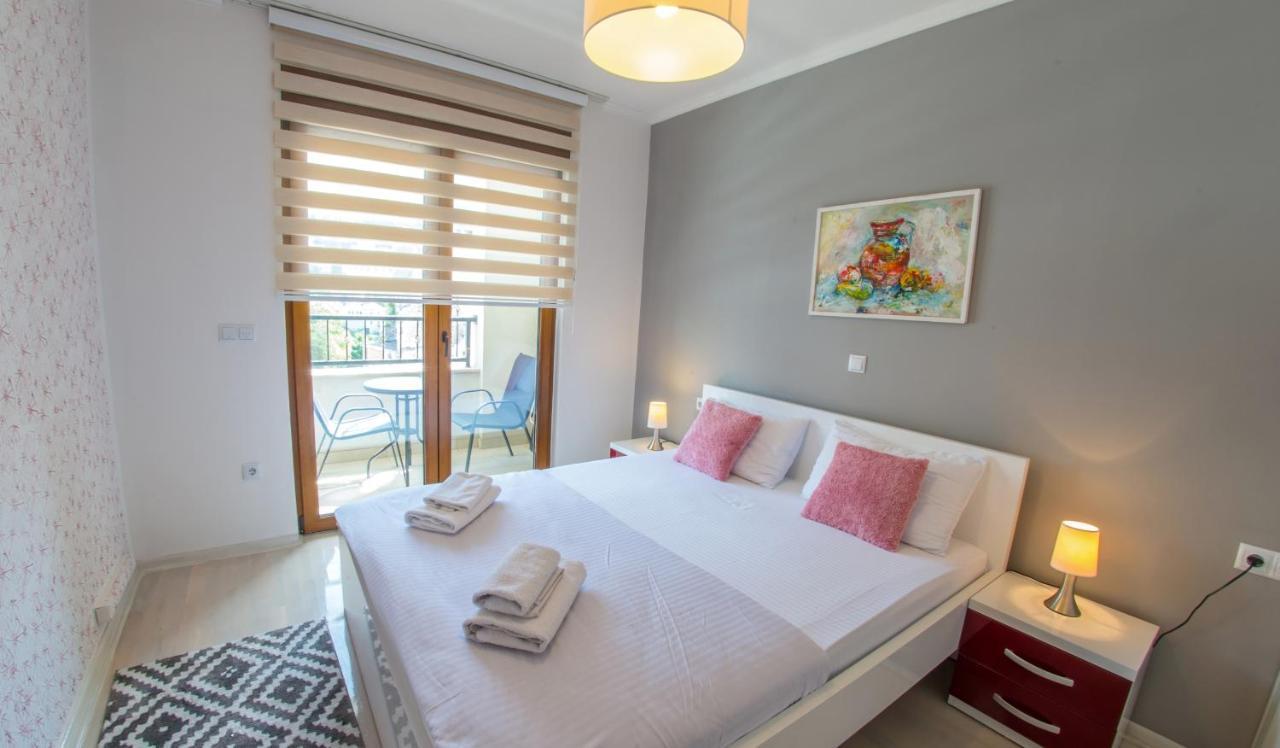 Light De Luxe - With Old Bridge View Apartman *